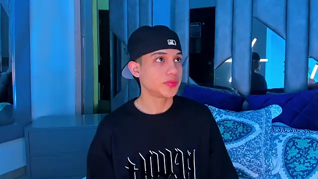 Sebax Young online show from 09.19.25