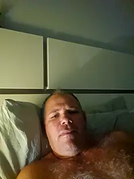 cubanitofeliz40 online show from 12.15.25