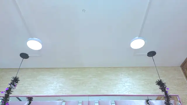 ThaliaCross online show from 11.10.25