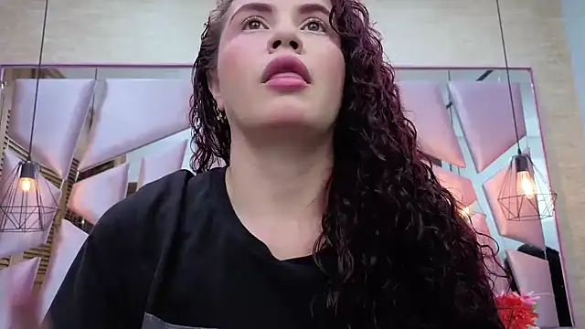 ThaliaCross online show from 04.07.26