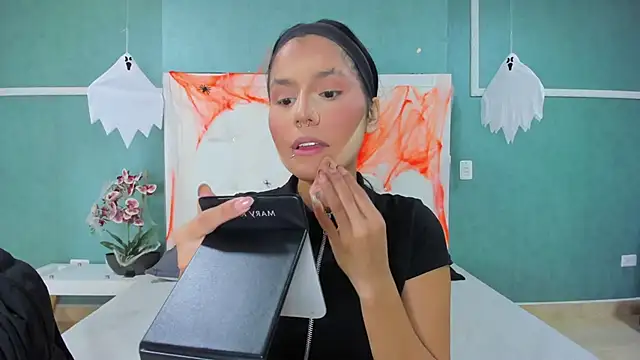 ania gomez online show from 10.18.25