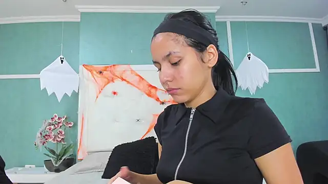 ania gomez online show from 10.31.25