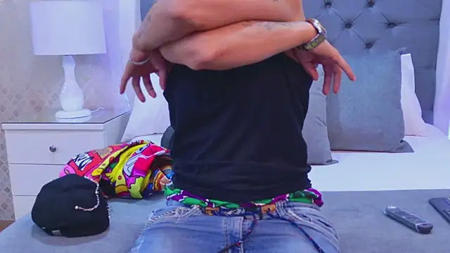 ZoeKrug online show from 11.27.25