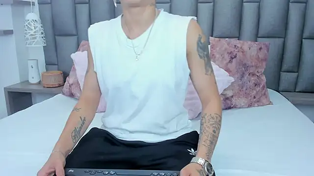 ZoeKrug online show from 02.20.26