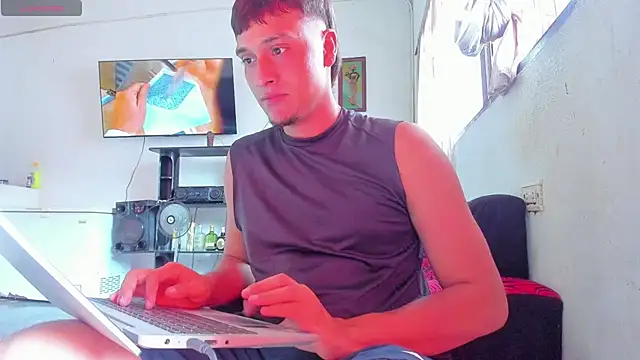 Snapshot of hot_boy_04 chatting on 07.19.26 hot boy 04 online show from 07.19.26