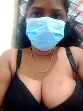 Snapshot of boosypussy chatting on 04.28.26 boosypussy online show from 04.28.26
