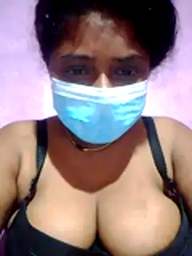Snapshot of boosypussy chatting on 05.17.26 boosypussy online show from 05.17.26