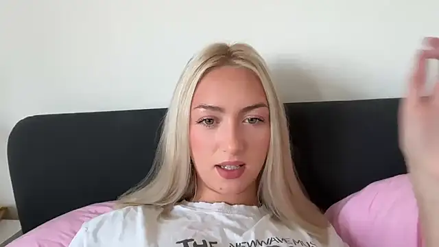 Kitty Swetty online show from 10.02.25