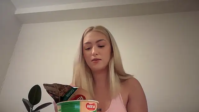 Kitty Swetty online show from 12.15.25