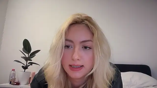 Kitty Swetty online show from 02.25.26