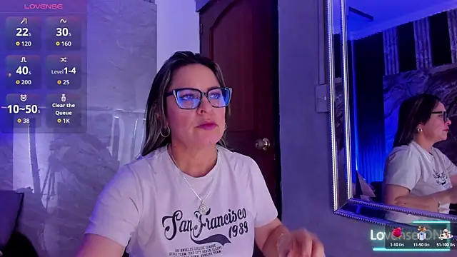 Snapshot of Agatha_Pleasure chatting on 10.08.25 Agatha Pleasure online show from 10.08.25