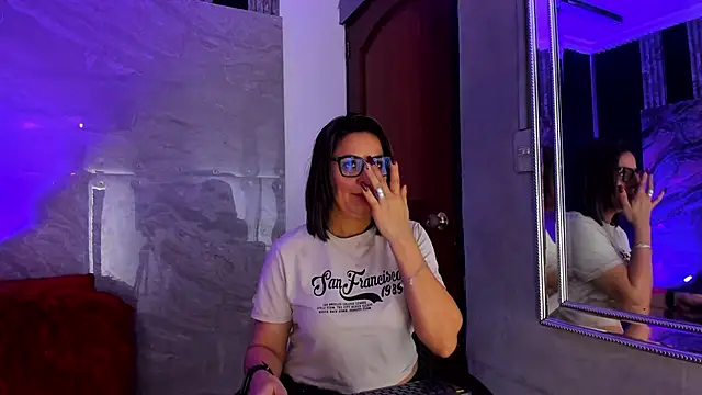 Snapshot of Agatha_Pleasure chatting on 10.22.25 Agatha Pleasure online show from 10.22.25