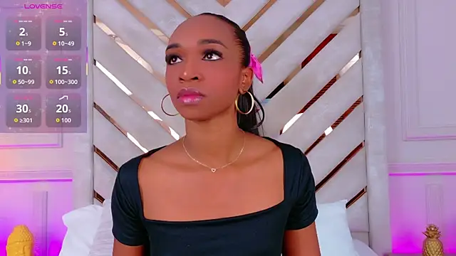 Agatha-Adams online show from 11.28.25