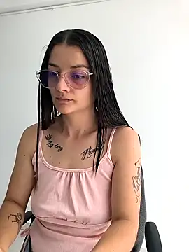 Coralinne   online show from 04.02.26