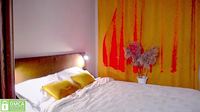 Snapshot of elza_rose chatting on 11.20.25 elza rose online show from 11.20.25