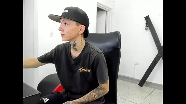 Snapshot of StraightBoy_Nick chatting on 04.30.26 StraightBoy Nick online show from 04.30.26
