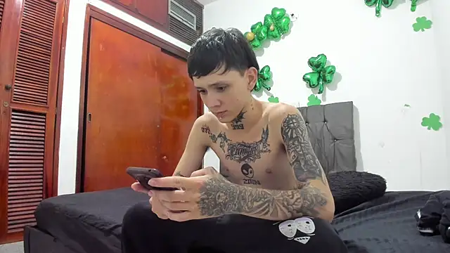 Snapshot of StraightBoy_Nick chatting on 05.03.26 StraightBoy Nick online show from 05.03.26