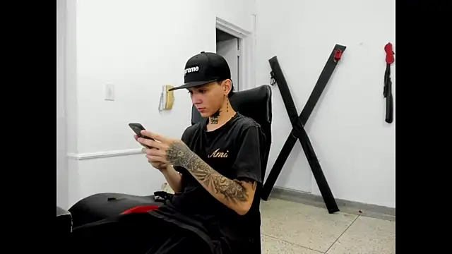Snapshot of StraightBoy_Nick chatting on 05.05.26 StraightBoy Nick online show from 05.05.26