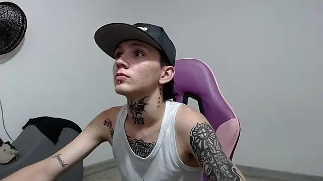 Snapshot of StraightBoy_Nick chatting on 05.22.26 StraightBoy Nick online show from 05.22.26