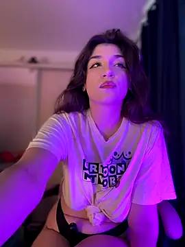 ScarletBloom  online show from 09.29.25