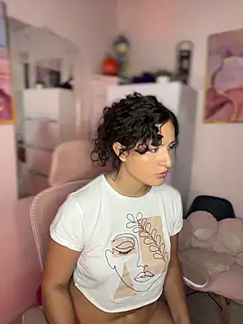 Dannaa Lovs online show from 10.20.25