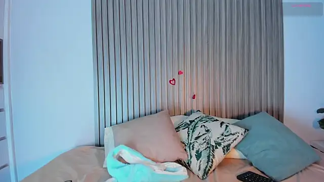 Snapshot of Blue_Sixx chatting on 02.25.26 Blue Sixx online show from 02.25.26