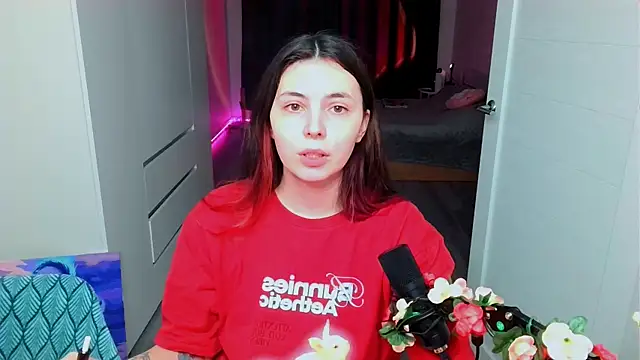 Snapshot of peachyness chatting on 01.09.26 peachyness online show from 01.09.26