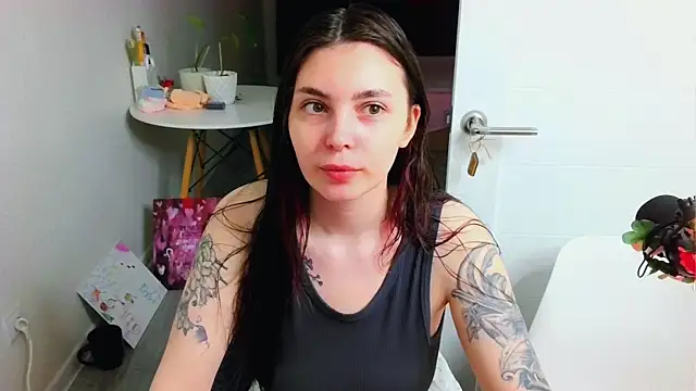Snapshot of peachyness chatting on 07.27.26 peachyness online show from 07.27.26