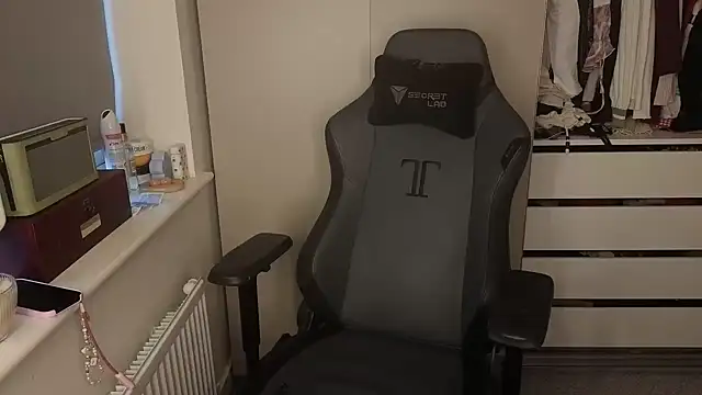 Snapshot of Lilly-Luscious chatting on 02.09.26 Lilly-Luscious online show from 02.09.26