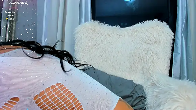 ParissHiltonX online show from 10.03.25