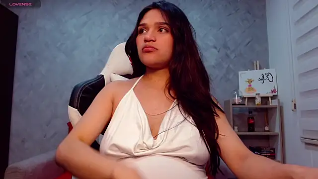 Snapshot of Roxxi_2110 chatting on 10.28.25 Roxxi 2110 online show from 10.28.25