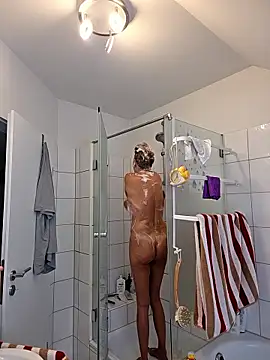 HotWifeLyn68 online show from 05.17.26