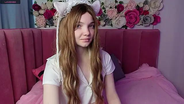 AnimeAlica18 online show from 11.13.25