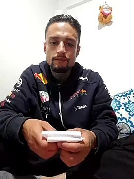 Snapshot of jean--98 chatting on 10.18.25 jean--98 online show from 10.18.25