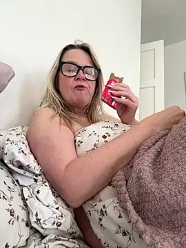 SuzieSub online show from 04.01.26