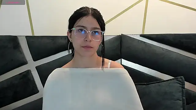 maddy jaclsonw online show from 10.20.25