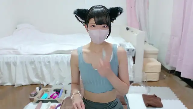 Snapshot of clara_6x9 chatting on 10.07.25 clara 6x9 online show from 10.07.25