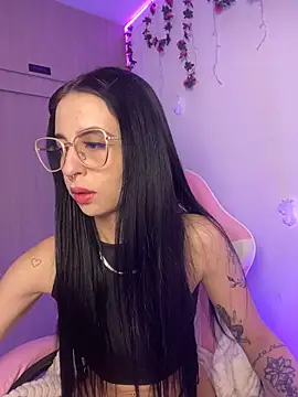 Lia  1 online show from 11.28.25