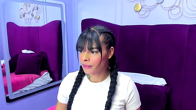 EmmaEbony  online show from 11.14.25