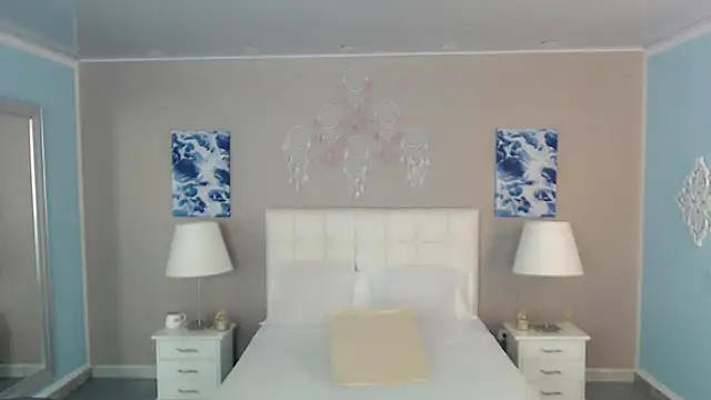 maddissonivanova online show from 10.17.25