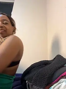 Snapshot of iriebusty chatting on 04.07.26 iriebusty online show from 04.07.26