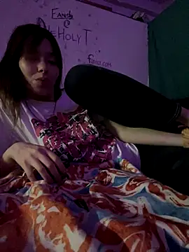 Snapshot of the_holy_t chatting on 11.15.25 the holy t online show from 11.15.25