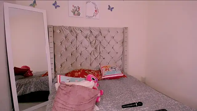 bonniebakerz1 online show from 11.18.25