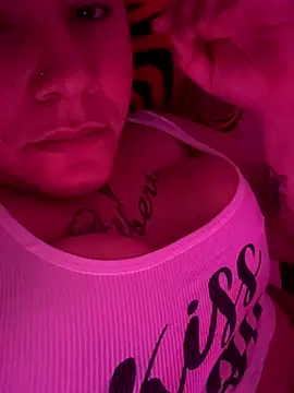 valen1891 online show from 10.27.25