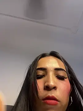 Rosa 25x online show from 10.14.25