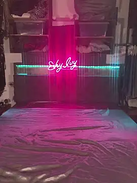 Shy Ivy online show from 09.26.25