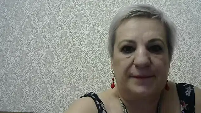 Snapshot of StarNicole chatting on 10.20.25 StarNicole online show from 10.20.25