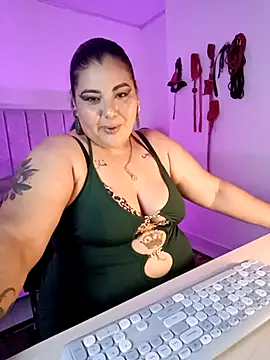 Snapshot of AndreaKinky chatting on 09.19.25 AndreaKinky online show from 09.19.25