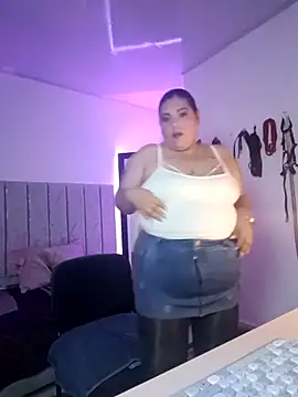 Snapshot of AndreaKinky chatting on 09.27.25 AndreaKinky online show from 09.27.25