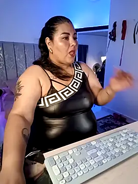 Snapshot of AndreaKinky chatting on 10.03.25 AndreaKinky online show from 10.03.25